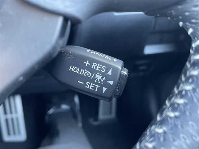 レクサス ＩＳ 300h Fスポーツ モードブラックS 愛媛県 2022(令4)年 2.3万km ホワイトノーヴァガラスフレーク Lexus Safety System＋/プリクラッシュセーフティ/レーントレーシングアシスト/オートマチックハイビーム/レーダークルーズコントロール/ブラインドスポットモニター/パーキングサポートブレーキ/クリアランスソナー /10.3インチタッチワイドディスプレイ/パノラミックビューモニター/ビルトインETC/パワーシート/シートヒーター /ベンチレーション/ハンドルヒーター/パドルシフト/LEDライト