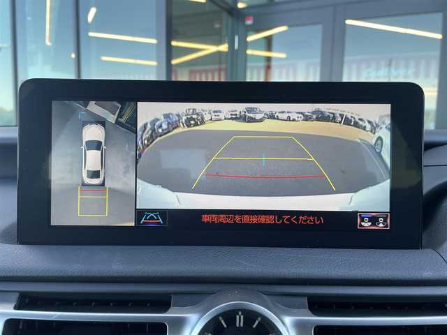 レクサス ＩＳ 300h Fスポーツ モードブラックS 愛媛県 2022(令4)年 2.3万km ホワイトノーヴァガラスフレーク Lexus Safety System＋/プリクラッシュセーフティ/レーントレーシングアシスト/オートマチックハイビーム/レーダークルーズコントロール/ブラインドスポットモニター/パーキングサポートブレーキ/クリアランスソナー /10.3インチタッチワイドディスプレイ/パノラミックビューモニター/ビルトインETC/パワーシート/シートヒーター /ベンチレーション/ハンドルヒーター/パドルシフト/LEDライト