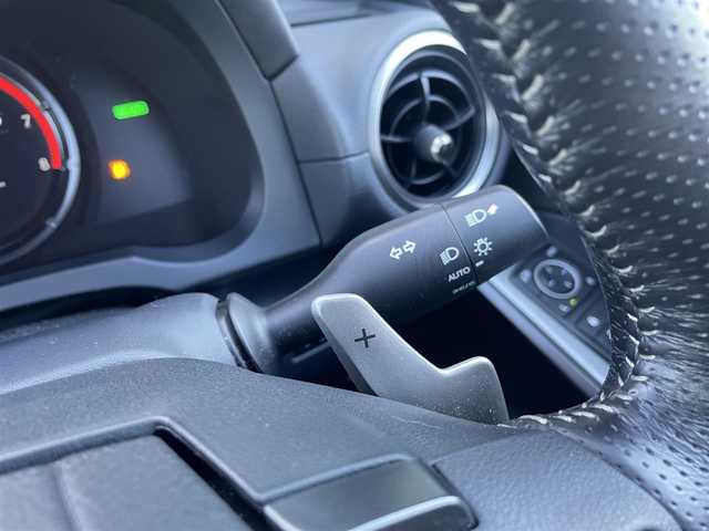 レクサス ＩＳ 300h Fスポーツ モードブラックS 愛媛県 2022(令4)年 2.3万km ホワイトノーヴァガラスフレーク Lexus Safety System＋/プリクラッシュセーフティ/レーントレーシングアシスト/オートマチックハイビーム/レーダークルーズコントロール/ブラインドスポットモニター/パーキングサポートブレーキ/クリアランスソナー /10.3インチタッチワイドディスプレイ/パノラミックビューモニター/ビルトインETC/パワーシート/シートヒーター /ベンチレーション/ハンドルヒーター/パドルシフト/LEDライト