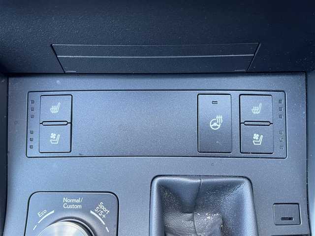 レクサス ＩＳ 300h Fスポーツ モードブラックS 愛媛県 2022(令4)年 2.3万km ホワイトノーヴァガラスフレーク Lexus Safety System＋/プリクラッシュセーフティ/レーントレーシングアシスト/オートマチックハイビーム/レーダークルーズコントロール/ブラインドスポットモニター/パーキングサポートブレーキ/クリアランスソナー /10.3インチタッチワイドディスプレイ/パノラミックビューモニター/ビルトインETC/パワーシート/シートヒーター /ベンチレーション/ハンドルヒーター/パドルシフト/LEDライト