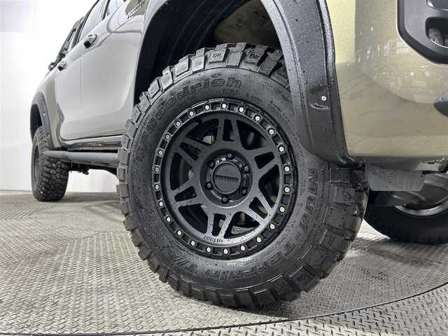 トヨタ ハイラックス X 大阪府 2020(令2)年 3.3万km オキサイドブロンズM リフトＵＰ　ＭＥＴＨＯＤ１７ＡＷ　ＧｉＧＥＡＲボンネットフード／グリルガード／ルーフラック／ボンネットフィン／サイドロックスライダー／ロールバー／オーバーフェンダー　ハードトノカバー　ベッドライナー