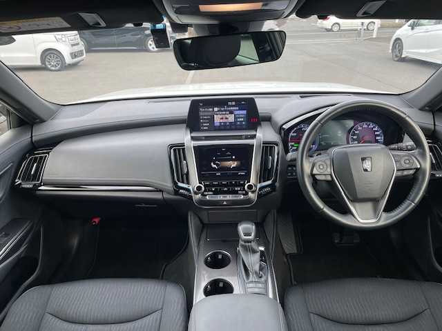 トヨタ クラウン ハイブリッド RS Four 青森県 2018(平30)年 9.7万km ホワイトパールクリスタルシャイン 4WD/セーフティパッケージプラス/純正TコネクトSDナビ・フルセグTV/CD・DVD・SD・Bluetooth/パノラミックビューモニター/ヘッドアップディスプレイ/前席パワーシート・シートヒーター/ステアリングヒーター/セーフティセンス/プリクラッシュセーフティ/レーダークルーズコントロール/アダプティブハイビーム/インテリジェントパーキングアシスト2/レーントレーシングアシスト/ブラインドスポットモニター/リアカメラディテクション/リアクロストラフィックアラート/スマートキー一体式エンジンスターター/ビルトインETC2.0/純正前方ドライブレコーダー/前後コーナーセンサー/LEDヘッドライト/フォグランプ/純正18インチアルミ