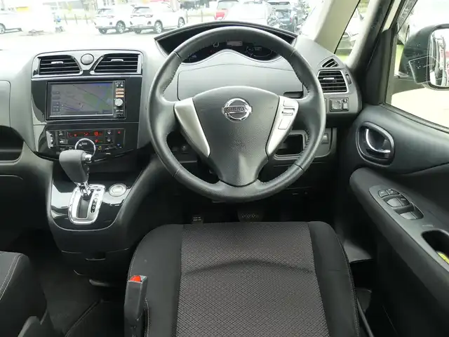 日産 セレナ ハイウェイスター Vセレクション 千葉県 2012(平24)年 5.3万km ブリリアントホワイトパール ワンオーナー/両側パワースライドドア/純正メモリーナビ/地デジTV/【DVD/CD再生機能】/バックカメラ/フリップダウンモニター（TMX-R2200）/革巻きステアリング/ETC/ウインカーミラー/純正16インチアルミホイル/インテリジェントキー