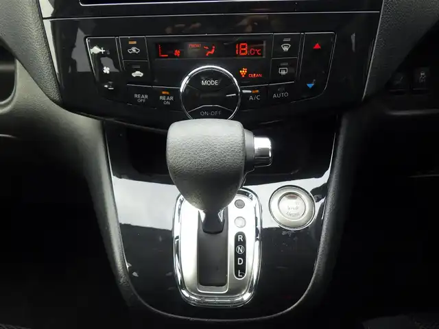 日産 セレナ ハイウェイスター Vセレクション 千葉県 2012(平24)年 5.3万km ブリリアントホワイトパール ワンオーナー/両側パワースライドドア/純正メモリーナビ/地デジTV/【DVD/CD再生機能】/バックカメラ/フリップダウンモニター（TMX-R2200）/革巻きステアリング/ETC/ウインカーミラー/純正16インチアルミホイル/インテリジェントキー