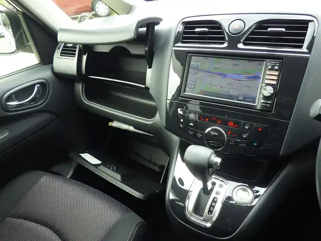 日産 セレナ ハイウェイスター Vセレクション 千葉県 2012(平24)年 5.3万km ブリリアントホワイトパール ワンオーナー/両側パワースライドドア/純正メモリーナビ/地デジTV/【DVD/CD再生機能】/バックカメラ/フリップダウンモニター（TMX-R2200）/革巻きステアリング/ETC/ウインカーミラー/純正16インチアルミホイル/インテリジェントキー
