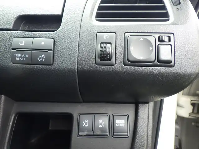 日産 セレナ ハイウェイスター Vセレクション 千葉県 2012(平24)年 5.3万km ブリリアントホワイトパール ワンオーナー/両側パワースライドドア/純正メモリーナビ/地デジTV/【DVD/CD再生機能】/バックカメラ/フリップダウンモニター（TMX-R2200）/革巻きステアリング/ETC/ウインカーミラー/純正16インチアルミホイル/インテリジェントキー