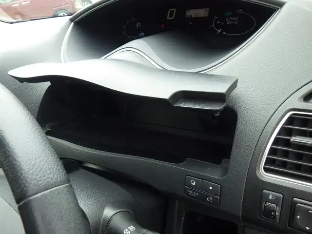 日産 セレナ ハイウェイスター Vセレクション 千葉県 2012(平24)年 5.3万km ブリリアントホワイトパール ワンオーナー/両側パワースライドドア/純正メモリーナビ/地デジTV/【DVD/CD再生機能】/バックカメラ/フリップダウンモニター（TMX-R2200）/革巻きステアリング/ETC/ウインカーミラー/純正16インチアルミホイル/インテリジェントキー