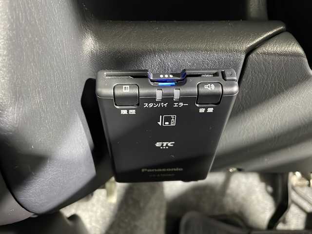スズキ ジムニー ランドベンチャー 沖縄県 2004(平16)年 4.7万km オリーブグレーメタリック ・禁煙車/・ターボ車/・ＫＥＮＷＯＯＤナビ（フルセグテレビ、Ｂｌｕｅｔｏｏｔｈ、ＣＤ、ＤＶＤ）/・ＥＴＣ/・シートヒーター/・フォグランプ/・トランスファーレバー/・ハーフレザーシート/・純正アルミホイール/・ルーフレール/・キーレスエントリー/・マッドガード/・純正ドアバイザー