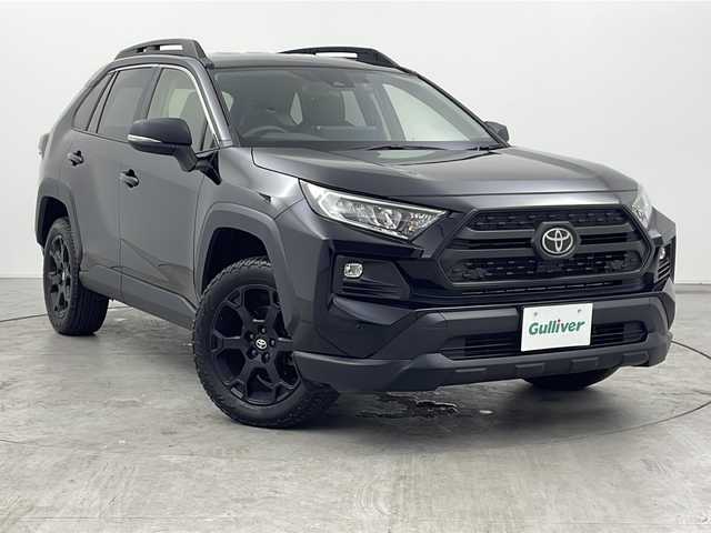 トヨタ ＲＡＶ４ アドベンチャー オフロードPKGⅡ 三重県 2023(令5)年 1.6万km アティチュードブラックマイカ 禁煙車/純正10インチコネクトナビ/・フルセグ・Bluetooth・USB/バックカメラ/トヨタセーフティセンス/・プリクラッシュセーフティ/・オートマチックハイビーム/・レーダークルーズコントロール/・レーンキープアシスト/前席シートヒーター/前席ベンチレーション/運転席パワーシート（メモリ機能付き）/ルーフレール/ステアリングヒーター/ステアリングスイッチ/電子パーキング/ブレーキホールド/ダウンヒルアシストコントロール/ビルトインETC2.0/前方ドライブレコーダー/LEDヘッドライト/LEDフォグランプ