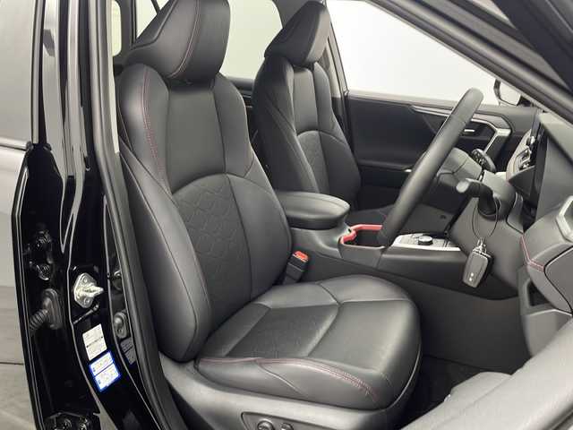 トヨタ ＲＡＶ４ アドベンチャー オフロードPKGⅡ 三重県 2023(令5)年 1.6万km アティチュードブラックマイカ 禁煙車/純正10インチコネクトナビ/・フルセグ・Bluetooth・USB/バックカメラ/トヨタセーフティセンス/・プリクラッシュセーフティ/・オートマチックハイビーム/・レーダークルーズコントロール/・レーンキープアシスト/前席シートヒーター/前席ベンチレーション/運転席パワーシート（メモリ機能付き）/ルーフレール/ステアリングヒーター/ステアリングスイッチ/電子パーキング/ブレーキホールド/ダウンヒルアシストコントロール/ビルトインETC2.0/前方ドライブレコーダー/LEDヘッドライト/LEDフォグランプ