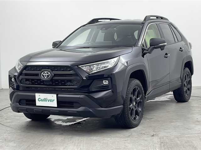 トヨタ ＲＡＶ４ アドベンチャー オフロードPKGⅡ 三重県 2023(令5)年 1.6万km アティチュードブラックマイカ 禁煙車/純正10インチコネクトナビ/・フルセグ・Bluetooth・USB/バックカメラ/トヨタセーフティセンス/・プリクラッシュセーフティ/・オートマチックハイビーム/・レーダークルーズコントロール/・レーンキープアシスト/前席シートヒーター/前席ベンチレーション/運転席パワーシート（メモリ機能付き）/ルーフレール/ステアリングヒーター/ステアリングスイッチ/電子パーキング/ブレーキホールド/ダウンヒルアシストコントロール/ビルトインETC2.0/前方ドライブレコーダー/LEDヘッドライト/LEDフォグランプ
