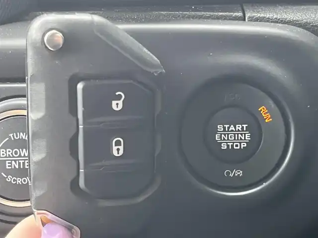 クライスラー・ジープ ジープ ラングラー アンリミテッド サハラ 静岡県 2020(令2)年 3.8万km グレー 黒革シート/アダプティブクルーズコントロール/純正ナビ/（フルセグ/Bluetooth）/F/Bカメラ/前後ドライブレコーダー/ALPINEサブウーファー/シートヒーター/ステアリングヒーター/ブランドスポットアシスト/LEDヘッドライト/純正18インチアルミホイール/ETC/前後コーナーセンサー