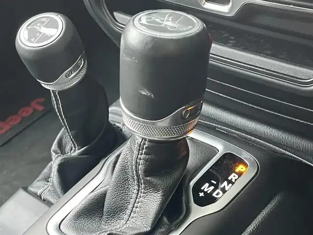 クライスラー・ジープ ジープ ラングラー アンリミテッド サハラ 静岡県 2020(令2)年 3.8万km グレー 黒革シート/アダプティブクルーズコントロール/純正ナビ/（フルセグ/Bluetooth）/F/Bカメラ/前後ドライブレコーダー/ALPINEサブウーファー/シートヒーター/ステアリングヒーター/ブランドスポットアシスト/LEDヘッドライト/純正18インチアルミホイール/ETC/前後コーナーセンサー