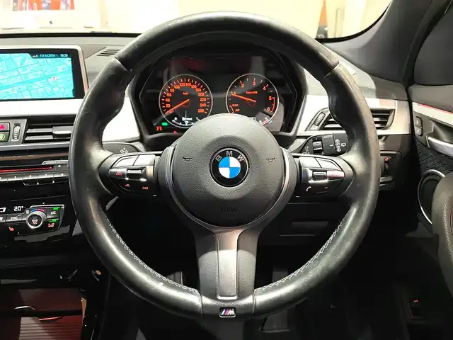 ＢＭＷ Ｘ１ xDrive 18d Mスポーツ 道央・札幌 2018(平30)年 5.8万km アルピンホワイトⅢ アドバンスドアクティブセーフティパッケージ/　・ACC/　・ヘッドアップディスプレイ/コンフォートパッケージ/　・オートマチックテールゲート/　・リアシートバックレストリリース/　・スライディングリアシート/OP19インチアロイホイール/純正HDDナビ/社外フルセグTV/CD/DVD/USB/Bluetooth/バックカメラ/PDC/電動フロントシート/シートヒーター/LEDヘッドライト