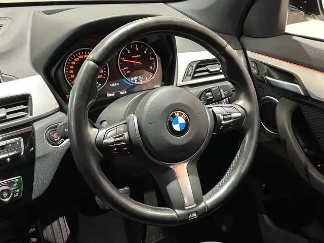 ＢＭＷ Ｘ１ xDrive 18d Mスポーツ 道央・札幌 2018(平30)年 5.8万km アルピンホワイトⅢ アドバンスドアクティブセーフティパッケージ/　・ACC/　・ヘッドアップディスプレイ/コンフォートパッケージ/　・オートマチックテールゲート/　・リアシートバックレストリリース/　・スライディングリアシート/OP19インチアロイホイール/純正HDDナビ/社外フルセグTV/CD/DVD/USB/Bluetooth/バックカメラ/PDC/電動フロントシート/シートヒーター/LEDヘッドライト