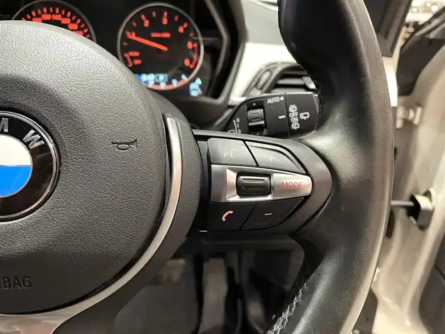 ＢＭＷ Ｘ１ xDrive 18d Mスポーツ 道央・札幌 2018(平30)年 5.8万km アルピンホワイトⅢ アドバンスドアクティブセーフティパッケージ/　・ACC/　・ヘッドアップディスプレイ/コンフォートパッケージ/　・オートマチックテールゲート/　・リアシートバックレストリリース/　・スライディングリアシート/OP19インチアロイホイール/純正HDDナビ/社外フルセグTV/CD/DVD/USB/Bluetooth/バックカメラ/PDC/電動フロントシート/シートヒーター/LEDヘッドライト