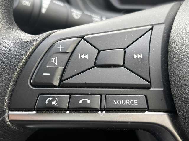 日産 ノート X 滋賀県 2017(平29)年 4.6万km スーパーブラック 純正メモリナビ/・Bluetooth/・フルセグ/・CD/DVD/衝突軽減ブレーキ/全方位カメラ/レーンキープアシスト/オートライト/前後コーナーセンサー/電納ウインカーミラー/パンク修理キット/ETC/スマートキー