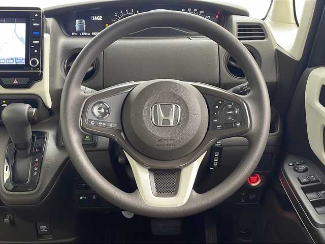 ホンダ Ｎ ＢＯＸ L 三重県 2022(令4)年 3.1万km クリスタルブラックパール 禁煙車/純正8インチナビ/バックカメラ/前席シートヒーター/ホンダセンシング/衝突軽減ブレーキ/レーンキープアシスト/レーダークルーズコントロール/片側パワースライドドア/ステアリングスイッチ/コーナーセンサー