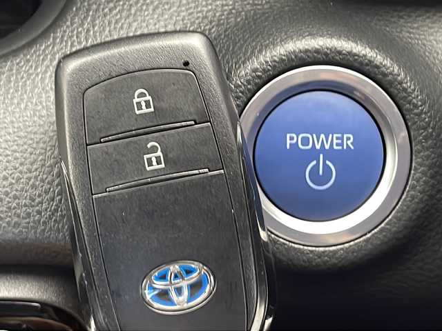 トヨタ ヤリス ハイブリッド G 愛知県 2021(令3)年 1.6万km アバンギャルドブロンズメタリック 衝突被害軽減ブレーキ/純正8インチディスプレイオーディオ（ナビあり）/全方位カメラ/レーダークルーズコントロール/Bluetooth/バックカメラ/コーナーセンサー/LEDヘッドライト/オートマチックハイビーム/ETC/ステアリングスイッチ/スマートキー/プッシュスタート
