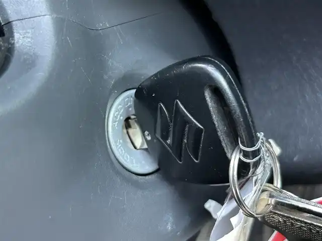 スズキ ジムニー ランドベンチャー 静岡県 2018(平30)年 4.8万km ブルーイッシュブラックパール3 ターボ車/５速ＭＴ/４ＷＤ/ストラーダナビ/ＣＤ再生/ワンセグＴＶ/シートヒーター/キーレス/車高調＆リフトアップ/社外マフラー/社外テールランプ/合皮シート/ＬＥＤヘッド/フォグライト/純正１６ＡＷ