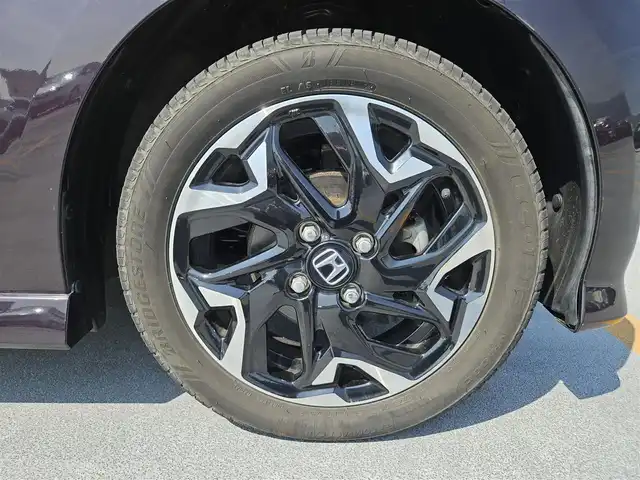 ホンダ Ｎ ＢＯＸ カスタム G L ターボ ホンダセンシング 福岡県 2018(平30)年 4.8万km プレミアムベルベットパープル・パール ワンオーナー/純正ナビ(Bluetooth/CD/DVD)/フルセグTV/両側パワースライドドア/バックカメラ/ビルトインETC/ドライブレコーダー/アダプティブクルーズコントロール/ソナーセンサー/ホンダセンシング/・衝突軽減ブレーキ/・前後誤発進抑制機能/・歩行者事故低減ステアリング/・先行車発進お知らせ機能/・車線維持支援システム/・オートハイビーム/・標識認識機能/ターボ/LEDヘッドランプ/本革巻きステアリング/パドルシフト/ブラック合皮/トリコットコンビシート/チップアップ機能/純正15インチアルミホイール/スマートキーシステム/プッシュエンジンスタート/禁煙車