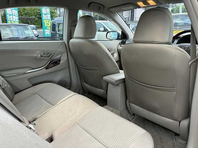 トヨタ プレミオ 1．5F Lパケ プライムグリーン 熊本県 2012(平24)年 10.1万km ホワイトパールクリスタルシャイン １オーナー/社外オーディオ/【AM/FM/USB/AUX/CD】/ウッドコンビステアリング/オートライト/ＨＩＤヘッドライト/フォグランプ/電格ミラー/スマートキー/プッシュスタート/純正フロアマット/純正ドアバイザー/純正ホイールキャップ/取扱説明書/保証書