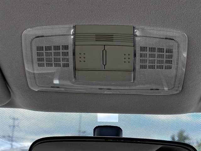 トヨタ プレミオ 1．5F Lパケ プライムグリーン 熊本県 2012(平24)年 10.1万km ホワイトパールクリスタルシャイン １オーナー/社外オーディオ/【AM/FM/USB/AUX/CD】/ウッドコンビステアリング/オートライト/ＨＩＤヘッドライト/フォグランプ/電格ミラー/スマートキー/プッシュスタート/純正フロアマット/純正ドアバイザー/純正ホイールキャップ/取扱説明書/保証書