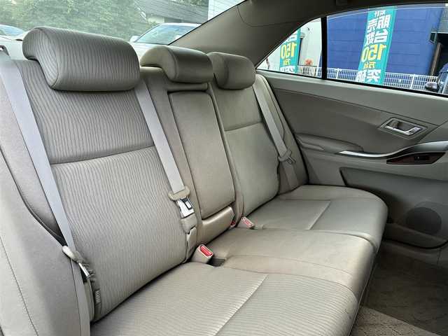 トヨタ プレミオ 1．5F Lパケ プライムグリーン 熊本県 2012(平24)年 10.1万km ホワイトパールクリスタルシャイン １オーナー/社外オーディオ/【AM/FM/USB/AUX/CD】/ウッドコンビステアリング/オートライト/ＨＩＤヘッドライト/フォグランプ/電格ミラー/スマートキー/プッシュスタート/純正フロアマット/純正ドアバイザー/純正ホイールキャップ/取扱説明書/保証書