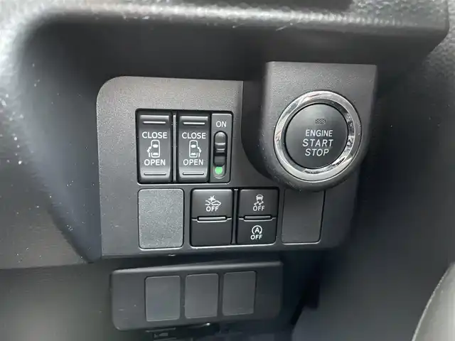 トヨタ ルーミー カスタムG－T 千葉県 2017(平29)年 3.3万km レーザーブルークリスタルシャイン 純正9インチナビ/(フルセグTV CD DVD BT FM AM)/バックカメラ/衝突被害軽減システム/クルーズコントロール/両側パワースライドドア/横滑り防止装置/ETC/アイドリングストップ/LEDヘッドライト/フォグランプ/オートライト/ウィンカーミラー/電動格納ミラー/純正15インチAW/シートリフター/プッシュスタート/スマートキー/フロアマット/ドアバイザー