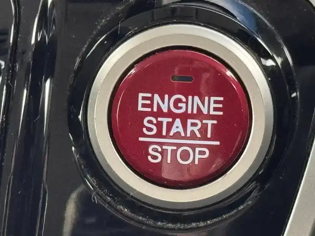 ホンダ Ｎ ＢＯＸ カスタム SSパッケージ 福岡県 2017(平29)年 3.6万km プレミアムホワイトパールⅡ 純正ＳＤナビ（フルセグＴＶ）　/バックカメラ　/ビルトインＥＴＣ　/横滑り防止装置　/両側電動スライドドア　/前席シートヒーター　/プッシュスタート　/オートライト　/電動格納式ドアミラー　/純正１４インチＡＷ