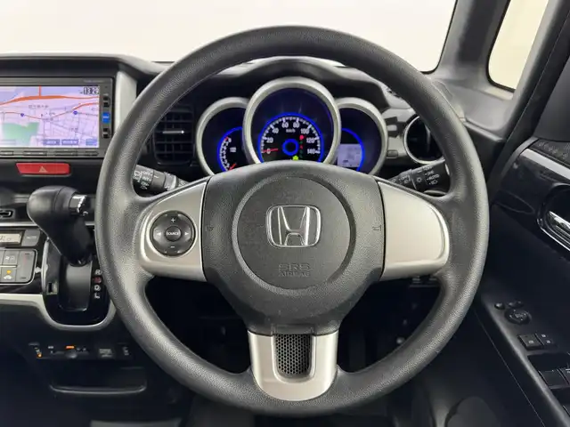 ホンダ Ｎ ＢＯＸ カスタム SSパッケージ 福岡県 2017(平29)年 3.6万km プレミアムホワイトパールⅡ 純正ＳＤナビ（フルセグＴＶ）　/バックカメラ　/ビルトインＥＴＣ　/横滑り防止装置　/両側電動スライドドア　/前席シートヒーター　/プッシュスタート　/オートライト　/電動格納式ドアミラー　/純正１４インチＡＷ