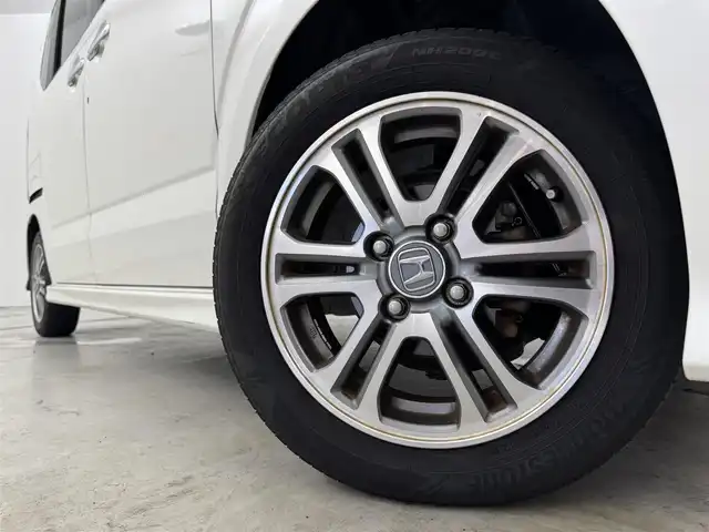 ホンダ Ｎ ＢＯＸ カスタム SSパッケージ 福岡県 2017(平29)年 3.6万km プレミアムホワイトパールⅡ 純正ＳＤナビ（フルセグＴＶ）　/バックカメラ　/ビルトインＥＴＣ　/横滑り防止装置　/両側電動スライドドア　/前席シートヒーター　/プッシュスタート　/オートライト　/電動格納式ドアミラー　/純正１４インチＡＷ