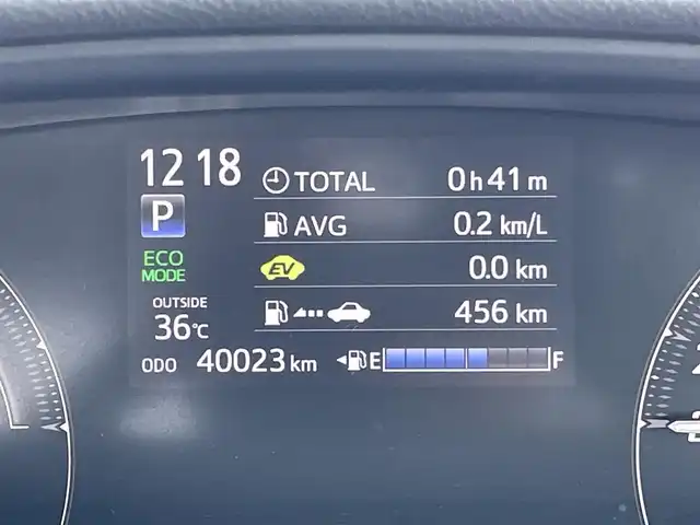 トヨタ シエンタ ハイブリッド ファンベースG 東京都 2022(令4)年 4万km ベージュマイカM/グレイッシュブラウンM 純正ナビ/パノラミックビューモニター/プリクラッシュセーフティシステム/レーンディパーチャー/オートマチックハイビーム/クルーズコントロール/両側パワースライドドア/ＥＴＣ/ドライブレコーダー