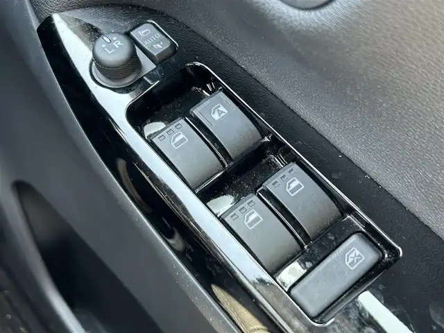 ダイハツ キャスト スポーツ SAⅢ 奈良県 2019(令1)年 1.6万km パールホワイトⅢ フルタイム４WD/ターボ/純正8インチナビ(フルセグTV/CD/DVD/AM・FM/BT/USB/HDMI)/アラウンドビューモニター/ETC/前方ドラレコ/シートヒーター(D/N席)/パドルシフト/本革巻きステアリング/デザインフィルムトップ/LEDヘッドライト/純正16インチアルミホイール/純正フロアマット