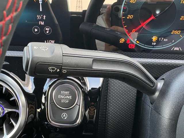 メルセデス・ベンツ ＣＬＡ２００ｄ 石川県 2019(令1)年 0.4万km 白 純正メモリナビ/Mercedes me/バック/フロント/サイド/360°カメラ/フルセグTV/Bluetooth/USB/アダプティブクルーズコントロール/ブルメスターサウンド/ヘッドアップディスプレイ/パノラミックスライディングルーフ/電動格納ミラー/ブラインドスポットモニター/アンビエントライト/パワーシート/メモリーシート/ETC