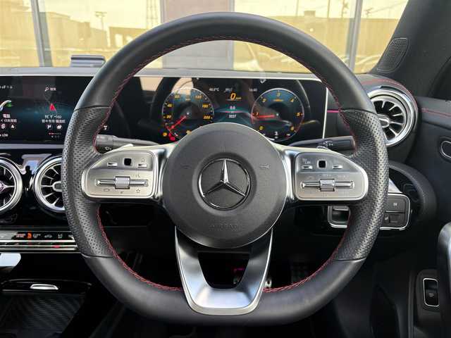メルセデス・ベンツ ＣＬＡ２００ｄ 石川県 2019(令1)年 0.4万km 白 純正メモリナビ/Mercedes me/バック/フロント/サイド/360°カメラ/フルセグTV/Bluetooth/USB/アダプティブクルーズコントロール/ブルメスターサウンド/ヘッドアップディスプレイ/パノラミックスライディングルーフ/電動格納ミラー/ブラインドスポットモニター/アンビエントライト/パワーシート/メモリーシート/ETC