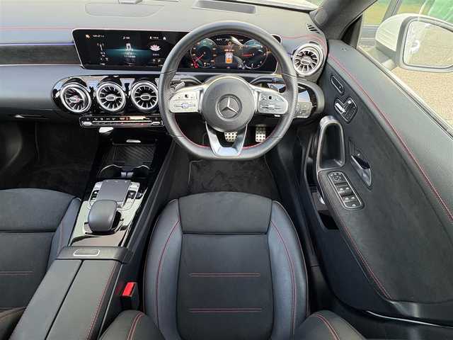 メルセデス・ベンツ ＣＬＡ２００ｄ 石川県 2019(令1)年 0.4万km 白 純正メモリナビ/Mercedes me/バック/フロント/サイド/360°カメラ/フルセグTV/Bluetooth/USB/アダプティブクルーズコントロール/ブルメスターサウンド/ヘッドアップディスプレイ/パノラミックスライディングルーフ/電動格納ミラー/ブラインドスポットモニター/アンビエントライト/パワーシート/メモリーシート/ETC