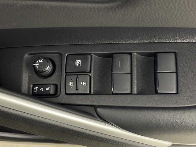 トヨタ カローラ クロス ハイブリッド Z 秋田県 2024(令6)年 1.5万km マッシブグレー 4WD/トヨタセーフティセンス/アドバンストパーク/パワーバックドア/寒冷地仕様/純正ディスプレイオーディオ/バックカメラ/全方位カメラ/レーダークルーズコントロール/ステアリングスイッチ/ハンドルヒーター/革巻きハンドル/ビルトインETC/ハーフレザーシート/D席パワーシート/全席シートヒーター/AC100V/BSM/純正アルミホイール/LEDヘッドライト/フォグランプ/オートライト/オートハイビーム/スマートキー/スペアキー