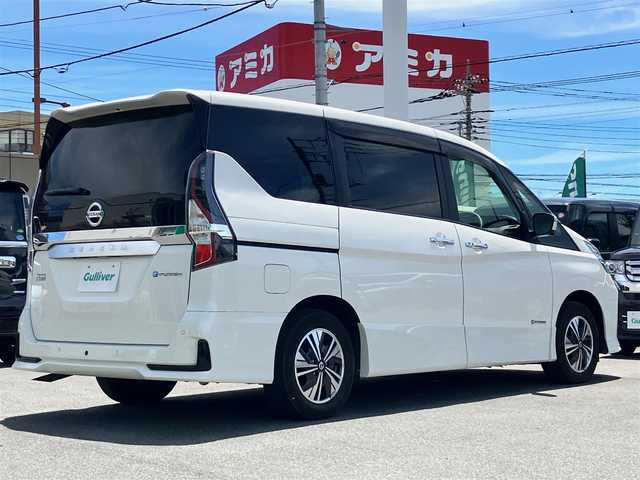 日産 セレナ e－パワー ハイウェイスター V 静岡県 2021(令3)年 4.8万km ブリリアントホワイトパール エンジンスタートボタン/パワーステアリング/パワーウィンドウ/アイドリングストップ/Wオートエアコン/クルーズコントロール/フリップダウンモニター/USB入力端子/ETC/全方位カメラ/純正10インチナビ（CD/DVD/BT）/三列シート/ドライブレコーダー/ウォークスルー/純正フロアマット/両側パワースライドドア/純正アルミホイール/ABS/横滑り防止装置/コーナーセンサー前後/レーンキープアシスト/オートライト/オートマチックハイビーム/LEDヘッドライト/W＋サイドエアバック/衝突軽減システム/プロパイロット/インテリジェントルームミラー/BSM