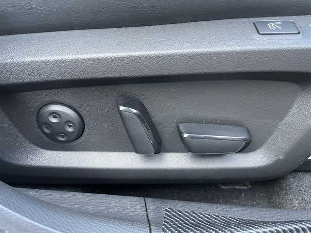 三菱 アウトランダー ＰＨＥＶ P 東京都 2022(令4)年 3.9万km ホワイトダイヤモンド パノラマサンルーフ/純正ナビ/マルチアラウンドモニター/衝突被害軽減/後側方車両検知警報/マイパイロット/シートヒーター/パワーシート/パワーバックドア/ETC/ドライブレコーダー/ワイヤレス充電器