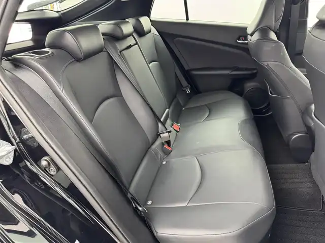 トヨタ プリウス A ツーリングセレクション 福岡県 2019(令1)年 6.7万km アティチュードブラックマイカ 社外ナビ　/バックカメラ　/ビルトインＥＴＣ　/前後ドライブレコーダー　/レーダークルコン　/コーナーセンサー　/衝突軽減　/レーンキープ　/ＢＳＭ　/ＰＫＳＢ　/パーキングアシスト　/シートヒーター　/純正１７インチＡＷ
