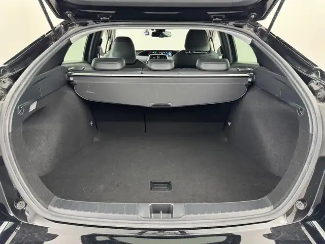 トヨタ プリウス A ツーリングセレクション 福岡県 2019(令1)年 6.7万km アティチュードブラックマイカ 社外ナビ　/バックカメラ　/ビルトインＥＴＣ　/前後ドライブレコーダー　/レーダークルコン　/コーナーセンサー　/衝突軽減　/レーンキープ　/ＢＳＭ　/ＰＫＳＢ　/パーキングアシスト　/シートヒーター　/純正１７インチＡＷ