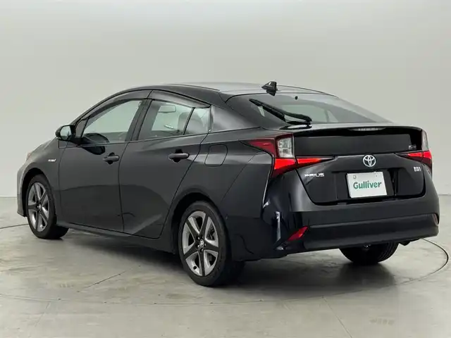 トヨタ プリウス A ツーリングセレクション 福岡県 2019(令1)年 6.7万km アティチュードブラックマイカ 社外ナビ　/バックカメラ　/ビルトインＥＴＣ　/前後ドライブレコーダー　/レーダークルコン　/コーナーセンサー　/衝突軽減　/レーンキープ　/ＢＳＭ　/ＰＫＳＢ　/パーキングアシスト　/シートヒーター　/純正１７インチＡＷ