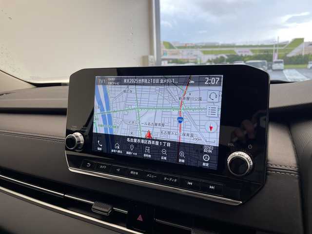 三菱 アウトランダー ＰＨＥＶ G 愛知県 2022(令4)年 1.6万km ホワイトダイヤモンド マイパイロット/Ｅアシスト/純正9型ディズプレイオーディオ　ナビ機能あり/全方位カメラ/クルーズコントロール/シートヒーター/バックカメラ/電動リアゲート/パワーシート/ヘッドアップディスプレイ/コーナーセンサー/純正アルミホイール/ブラインドスポットモニター/ETC2.0/LEDヘッドライト/４WD/パドルシフト/ステアリングヒーター/インテリジェントミラー/オートマチックハイビーム/ワイヤレス充電器/衝突軽減システム/フルセグ/Bluetooth/ドライブレコーダー/ステアリングスイッチ/スマートキー/プッシュスタート