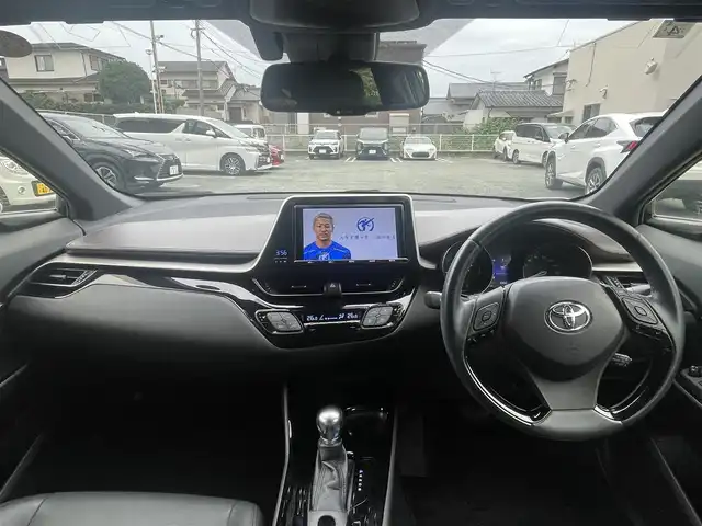 トヨタ Ｃ－ＨＲ G 熊本県 2017(平29)年 9.7万km ホワイトパールクリスタルシャイン モデリスタフルエアロ/TRD18インチアルミホイール/革シート/ワンオーナー/プッシュスタート/純正ナビ/（CD・DVD・フルセグTV・BTオーディオ・SD）/バックカメラ/ビルトインETC/レーダークルーズ/前席シートヒーター/LEDヘッドライト/オートライト/フォグライト/前後コーナーセンサー/横滑り防止装置/ウィンカーミラー/純正フロアマット/純正ドアバイザー/新車保証書/取扱説明書/スマートスペアキー×1本