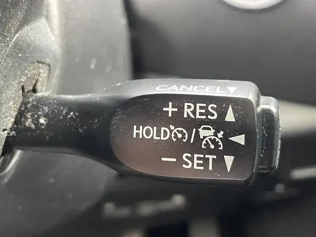 トヨタ Ｃ－ＨＲ G 熊本県 2017(平29)年 9.7万km ホワイトパールクリスタルシャイン モデリスタフルエアロ/TRD18インチアルミホイール/革シート/ワンオーナー/プッシュスタート/純正ナビ/（CD・DVD・フルセグTV・BTオーディオ・SD）/バックカメラ/ビルトインETC/レーダークルーズ/前席シートヒーター/LEDヘッドライト/オートライト/フォグライト/前後コーナーセンサー/横滑り防止装置/ウィンカーミラー/純正フロアマット/純正ドアバイザー/新車保証書/取扱説明書/スマートスペアキー×1本
