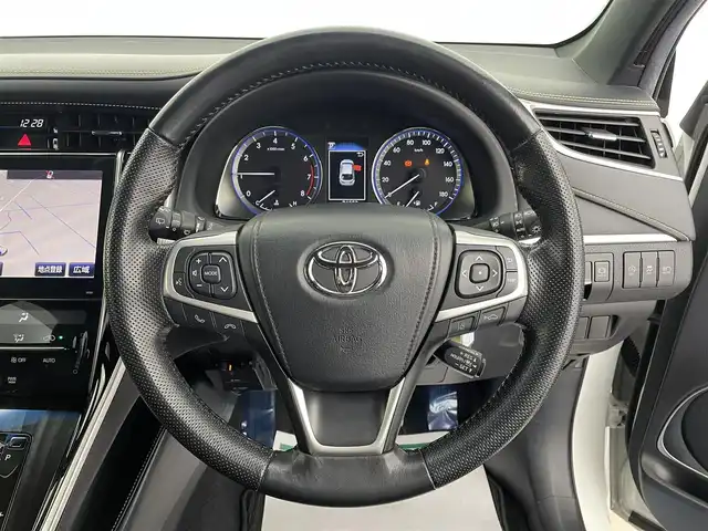 トヨタ ハリアー エレガンス 宮城県 2017(平29)年 7.5万km ホワイトパールクリスタルシャイン 純正9型ナビ/バックカメラ/ETC/前後ドライブレコーダー/レーダークルーズコントロール/レーンキープアシスト/電動パーキングブレーキ/オートホールド/100V電源/横滑り防止装置/衝突被害軽減ブレーキ/ハーフレザー/運転席パワーシート/プッシュスタート/スマートキー/スペアキー/オートライト/LEDヘッドライト/カーテンエアバッグ/フォグランプ/ドアバイザー/純正フロアマット/純正17インチアルミホイール