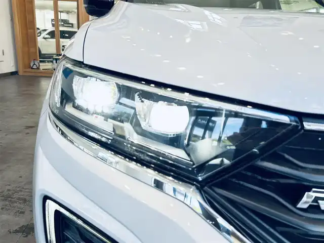 フォルクスワーゲン Ｔ－ロック TDI Rライン 大阪府 2021(令3)年 2.5万km ホワイトシルバーメタリック ACC/純正ナビ/バックカメラ/applecarplay/純正19インチAW/LEDヘッドライト/電動リアゲート/クリアランスソナー/ブラインドスポット/パドルシフト/ルーフレール/スマートキー/ハーフレザー/ETＣ/ドラレコ