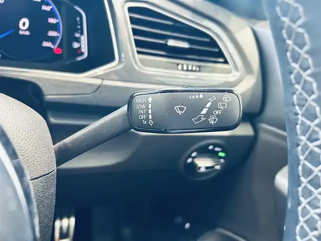 フォルクスワーゲン Ｔ－ロック TDI Rライン 大阪府 2021(令3)年 2.5万km ホワイトシルバーメタリック ACC/純正ナビ/バックカメラ/applecarplay/純正19インチAW/LEDヘッドライト/電動リアゲート/クリアランスソナー/ブラインドスポット/パドルシフト/ルーフレール/スマートキー/ハーフレザー/ETＣ/ドラレコ