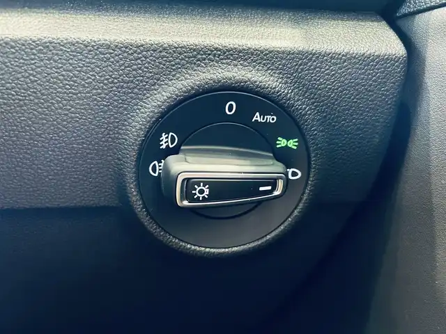 フォルクスワーゲン Ｔ－ロック TDI Rライン 大阪府 2021(令3)年 2.5万km ホワイトシルバーメタリック ACC/純正ナビ/バックカメラ/applecarplay/純正19インチAW/LEDヘッドライト/電動リアゲート/クリアランスソナー/ブラインドスポット/パドルシフト/ルーフレール/スマートキー/ハーフレザー/ETＣ/ドラレコ